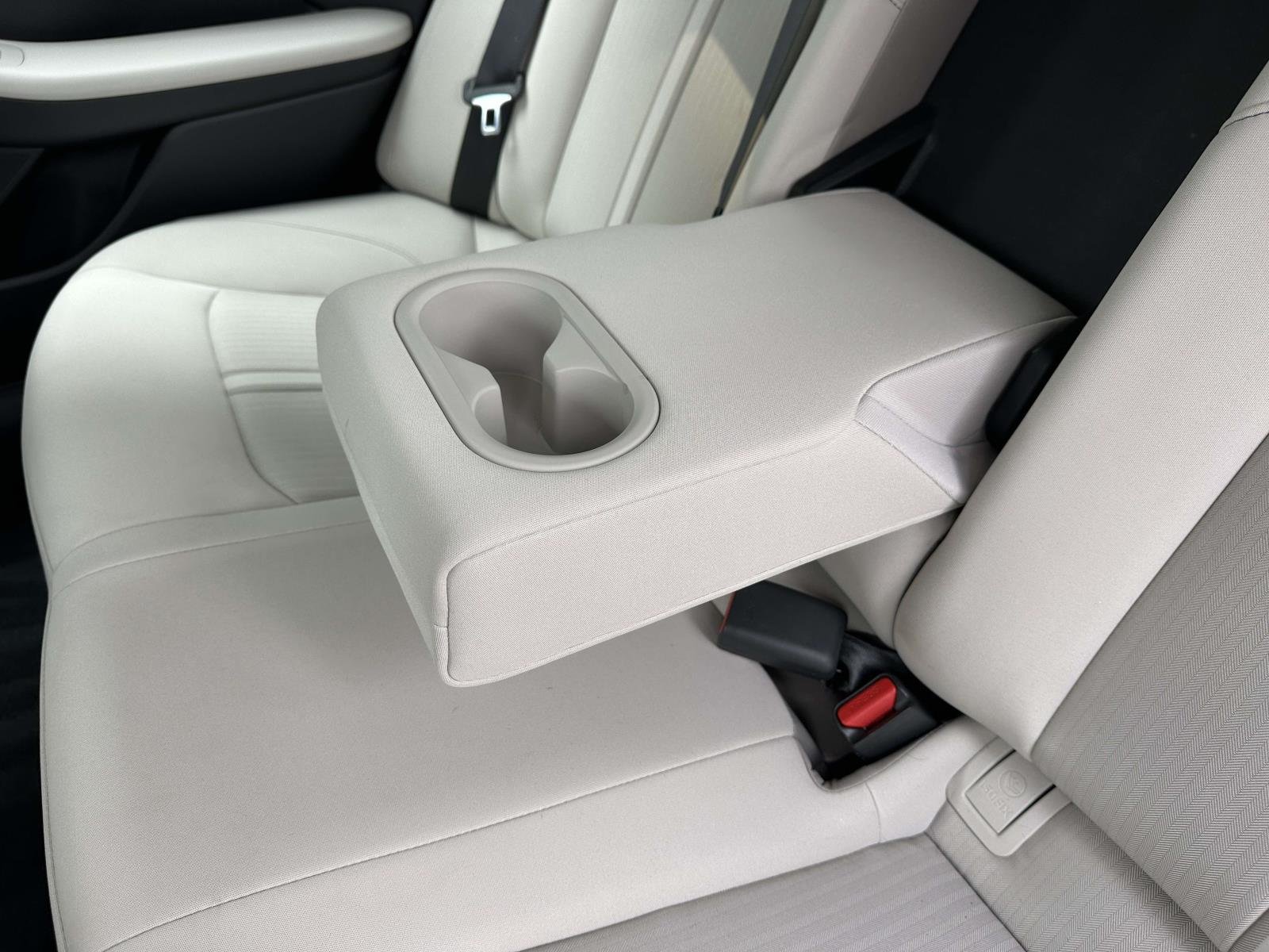 Certified Used 2025 White Hyundai SEL image 19