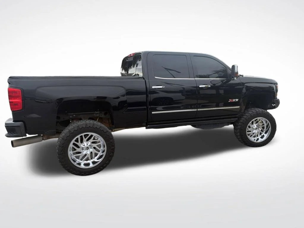 Used 2017 Black Chevrolet LTZ image 10