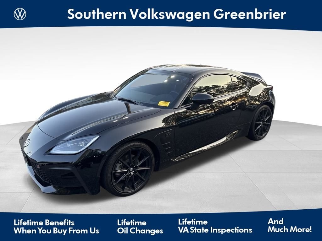 Used 2023  Toyota Premium image 1
