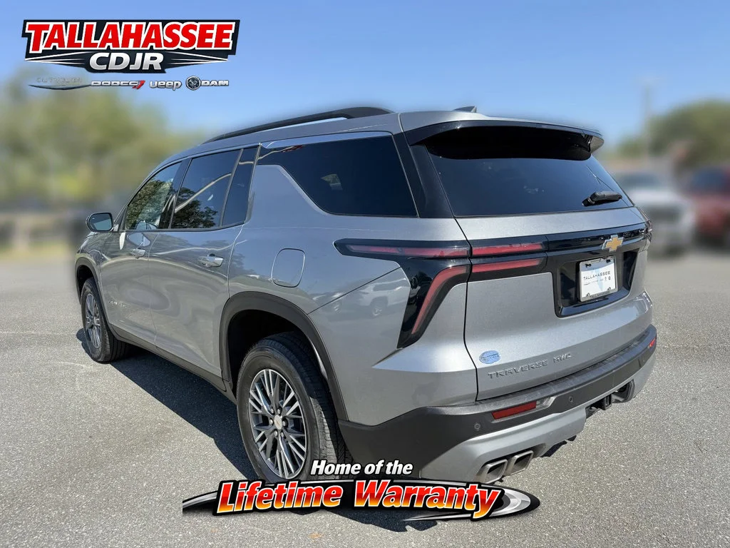 Used 2025 Sterling Gray Metallic Chevrolet LT image 9