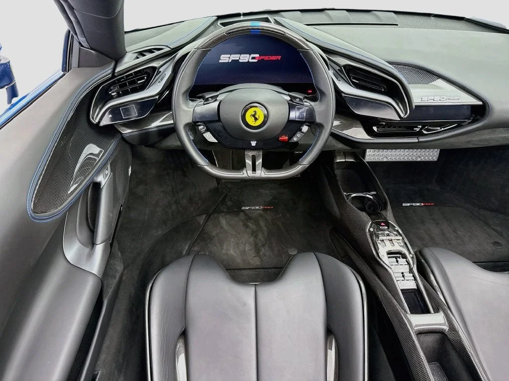 Used 2022 Blu Corsa Ferrari  image 19