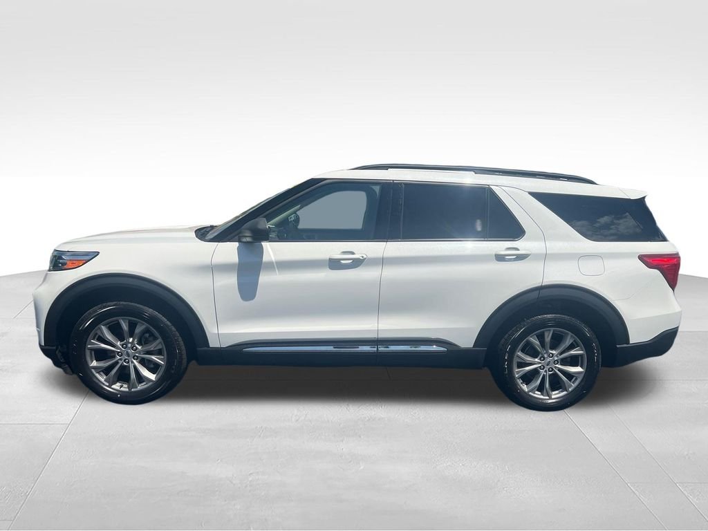 Used 2023 White Ford XLT image 2