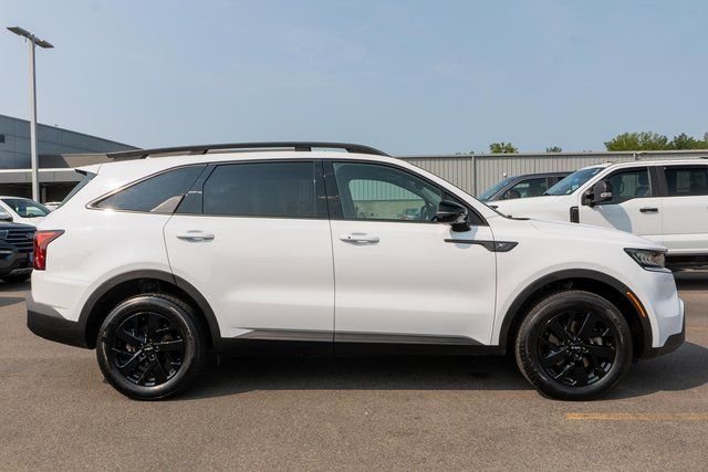 Used 2023 White Kia X-Line S image 5
