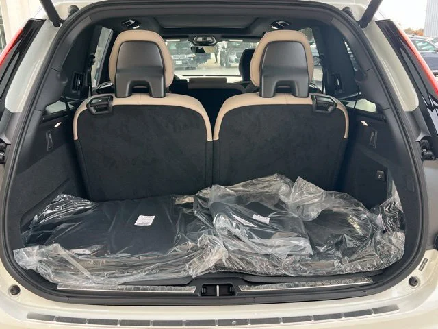 2026 Volvo XC90 Plus - Photo 26