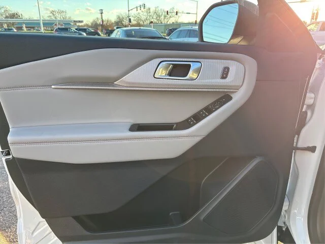 New 2026 Star White Metallic Tri-Coat Ford Active image 41