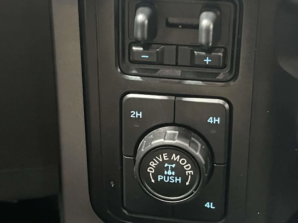 Used 2022 Oxford White Ford XLT Super Crew  4x4 5.0L 1 Owner 302A image 23