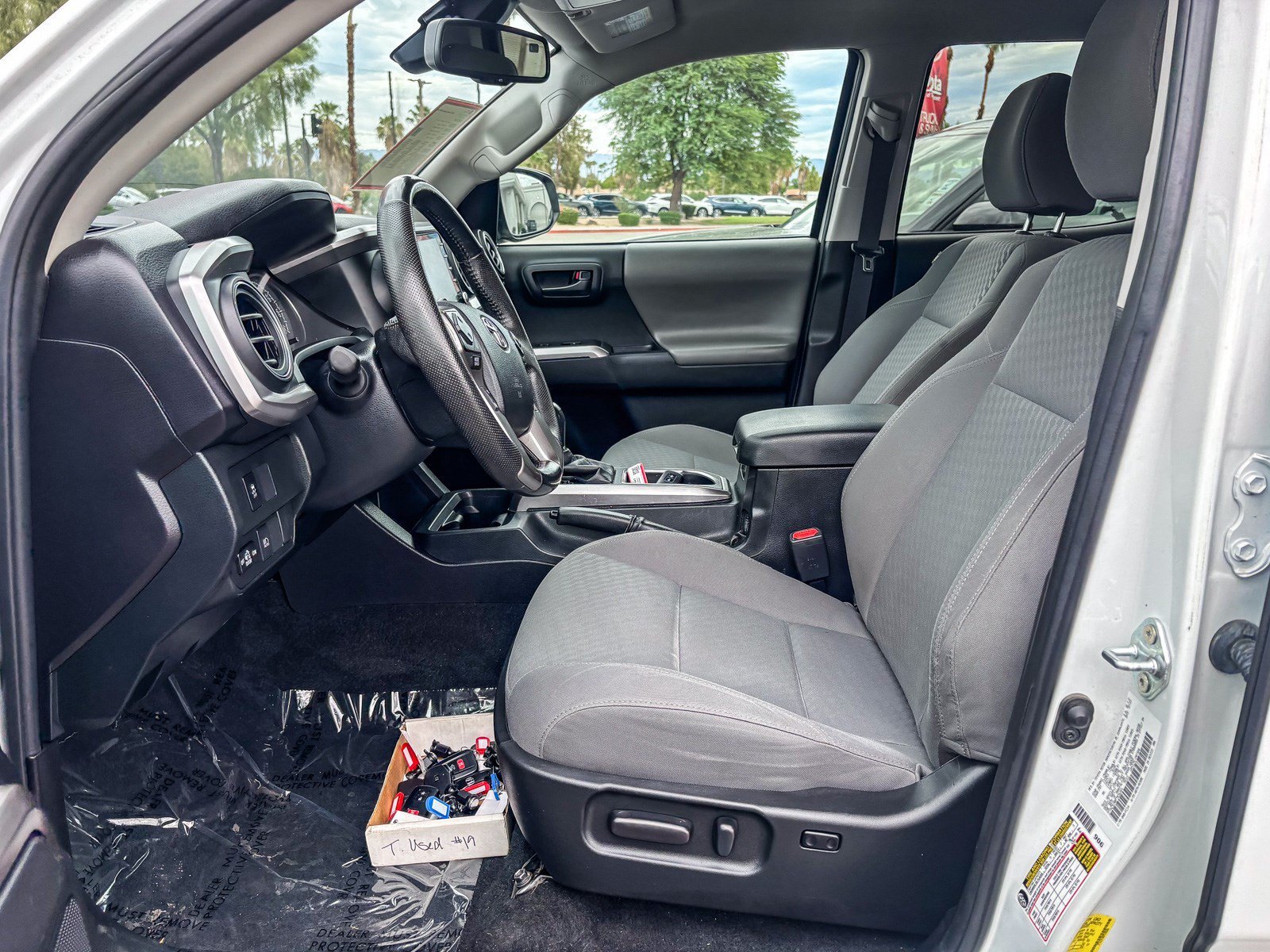 Used 2023 Ice Cap Toyota SR5 image 19