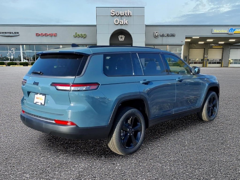 New 2027 Steel Blue Paint Jeep Limited image 3