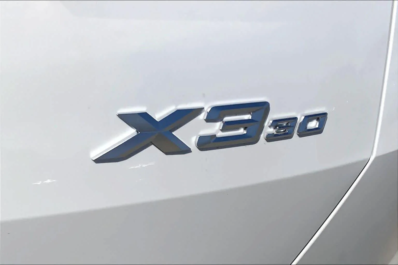 New 2026 Mineral White Metallic BMW 30 xDrive image 15
