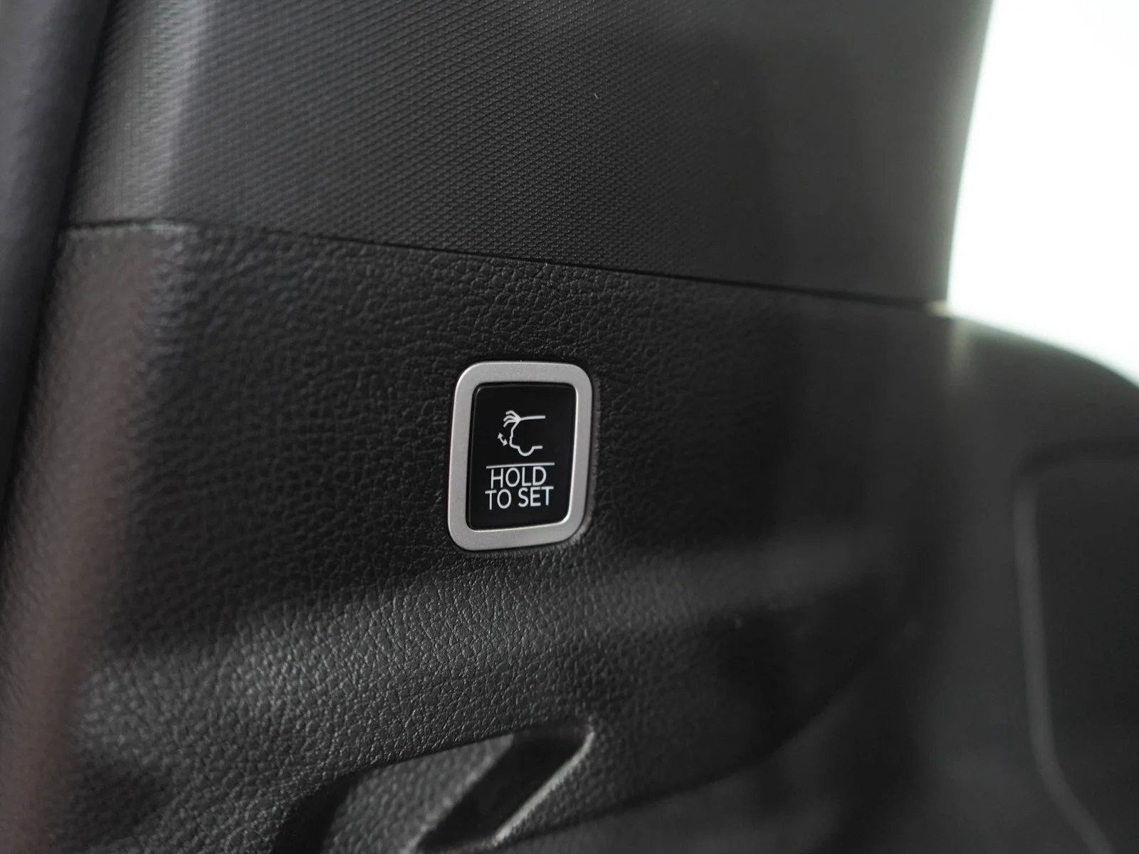 Used 2025 Diamond Black Crystal Pearlcoat Jeep Series III image 19