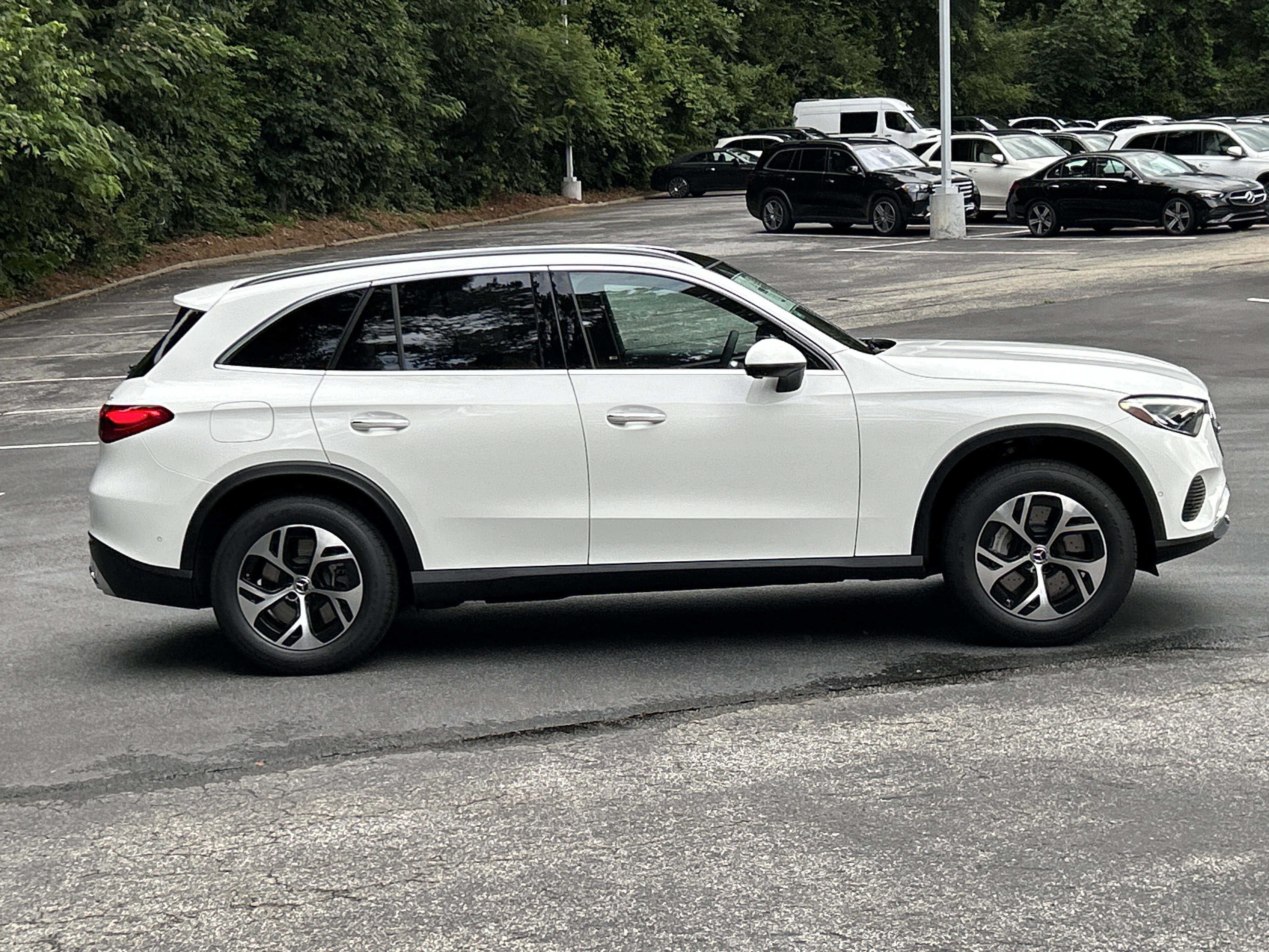 New 2026 Polar White Mercedes-Benz GLC 350e 4MATIC® SUV image 5