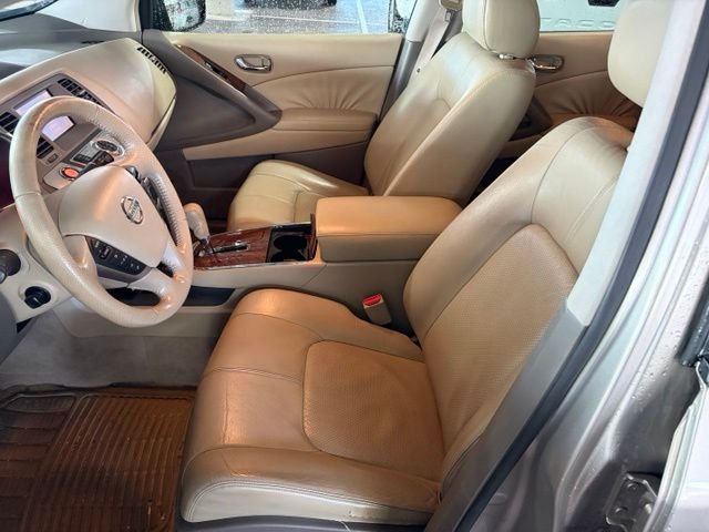 Used 2009 Beige Nissan LE image 20