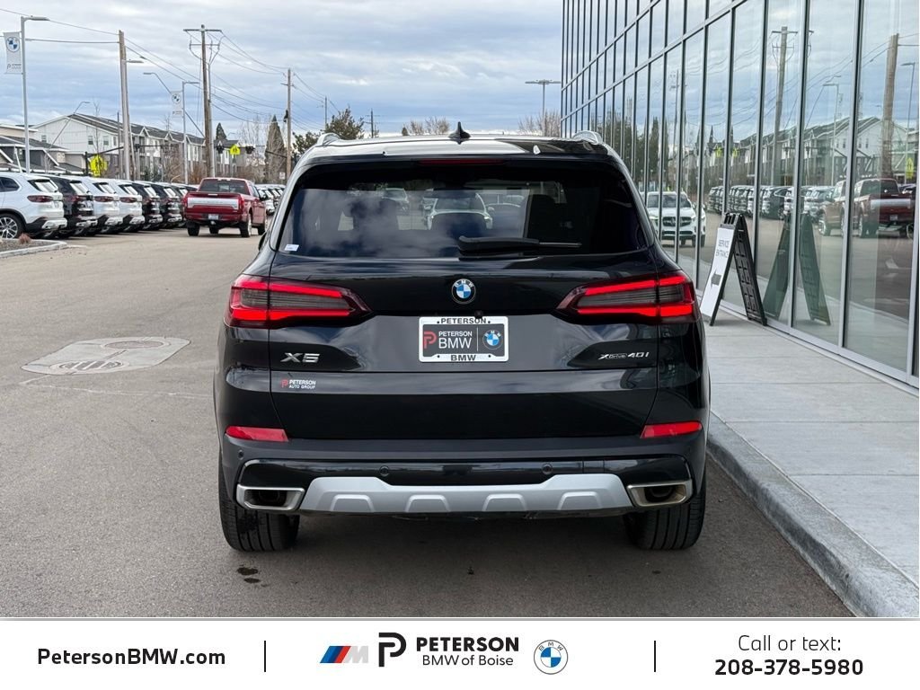 Used 2023 Black Sapphire Metallic BMW xDrive40i image 4
