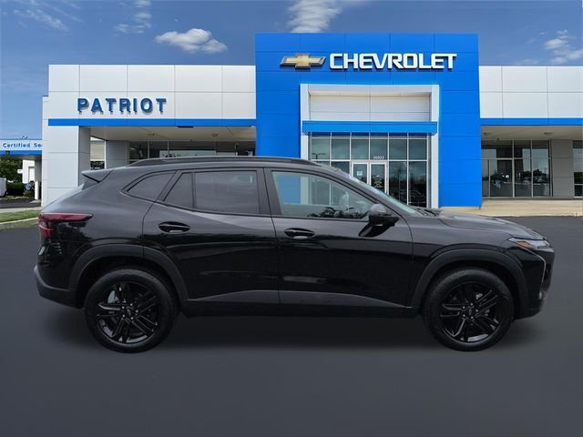 Used 2024 Mosaic Black Metallic Chevrolet ACTIV image 42