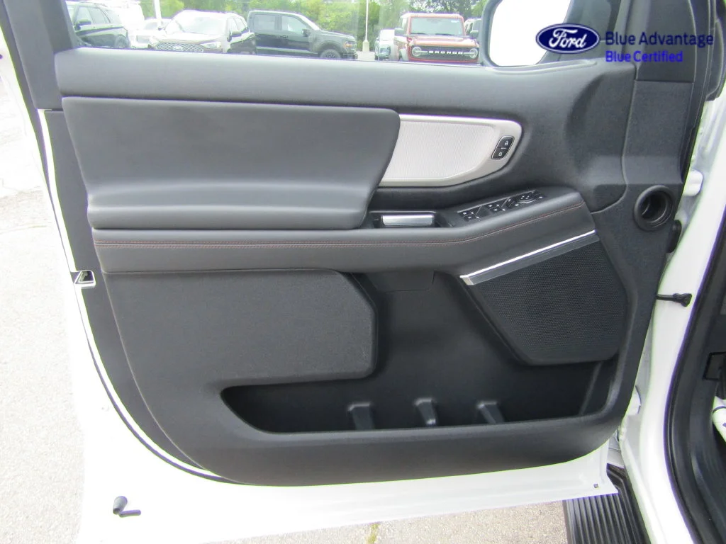 Certified Used 2025 Star White Ford Active image 17