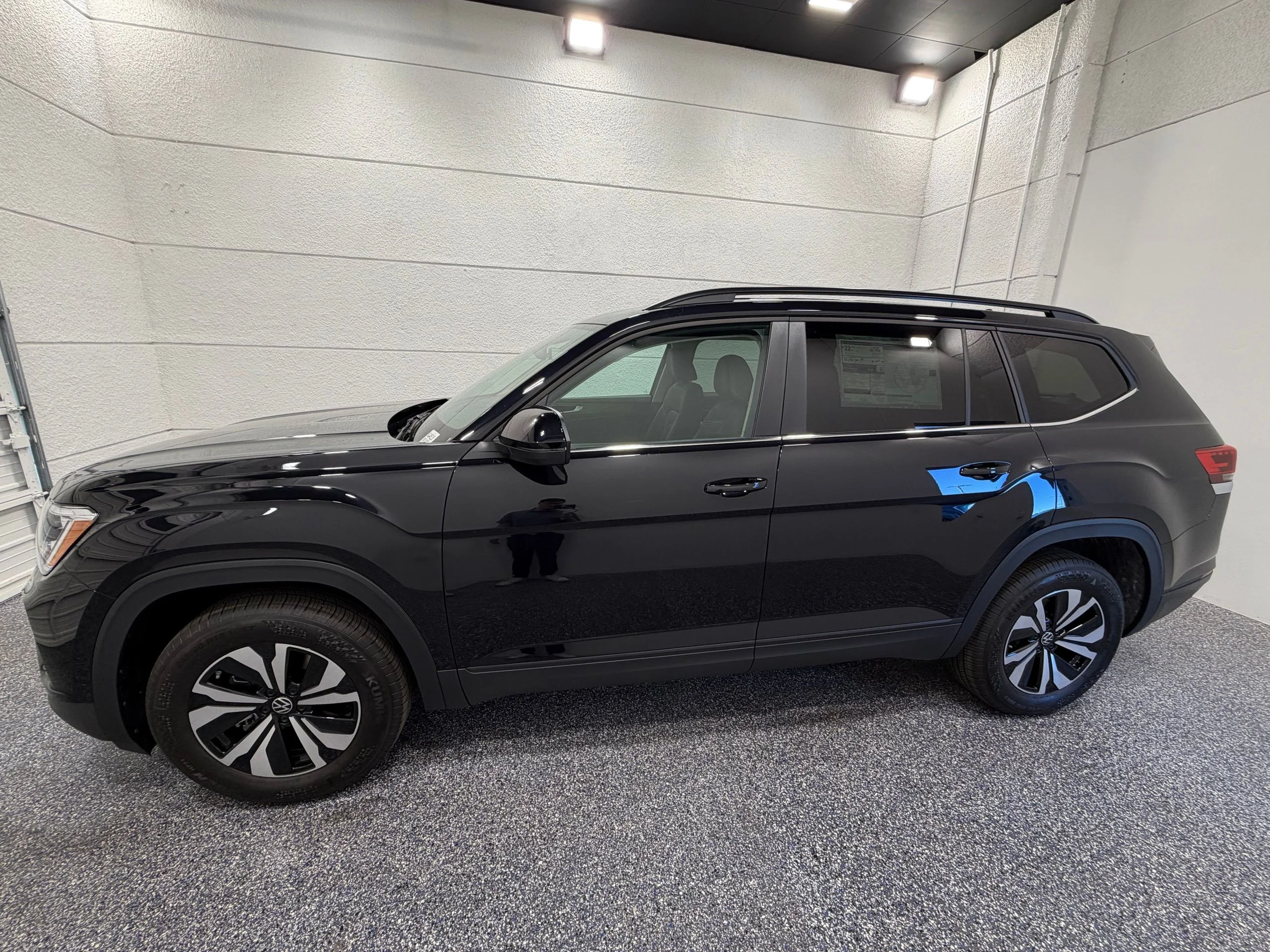 New 2026 Black Volkswagen 2.0T SE image 2