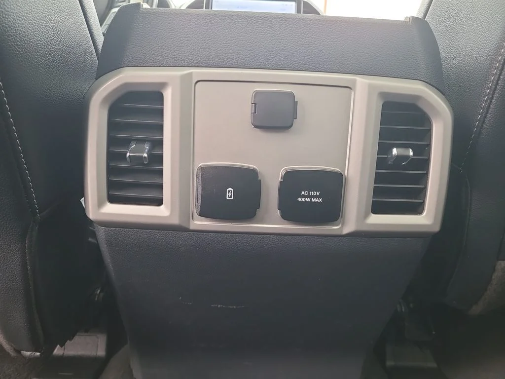 Used 2022 White Ford Lariat image 38