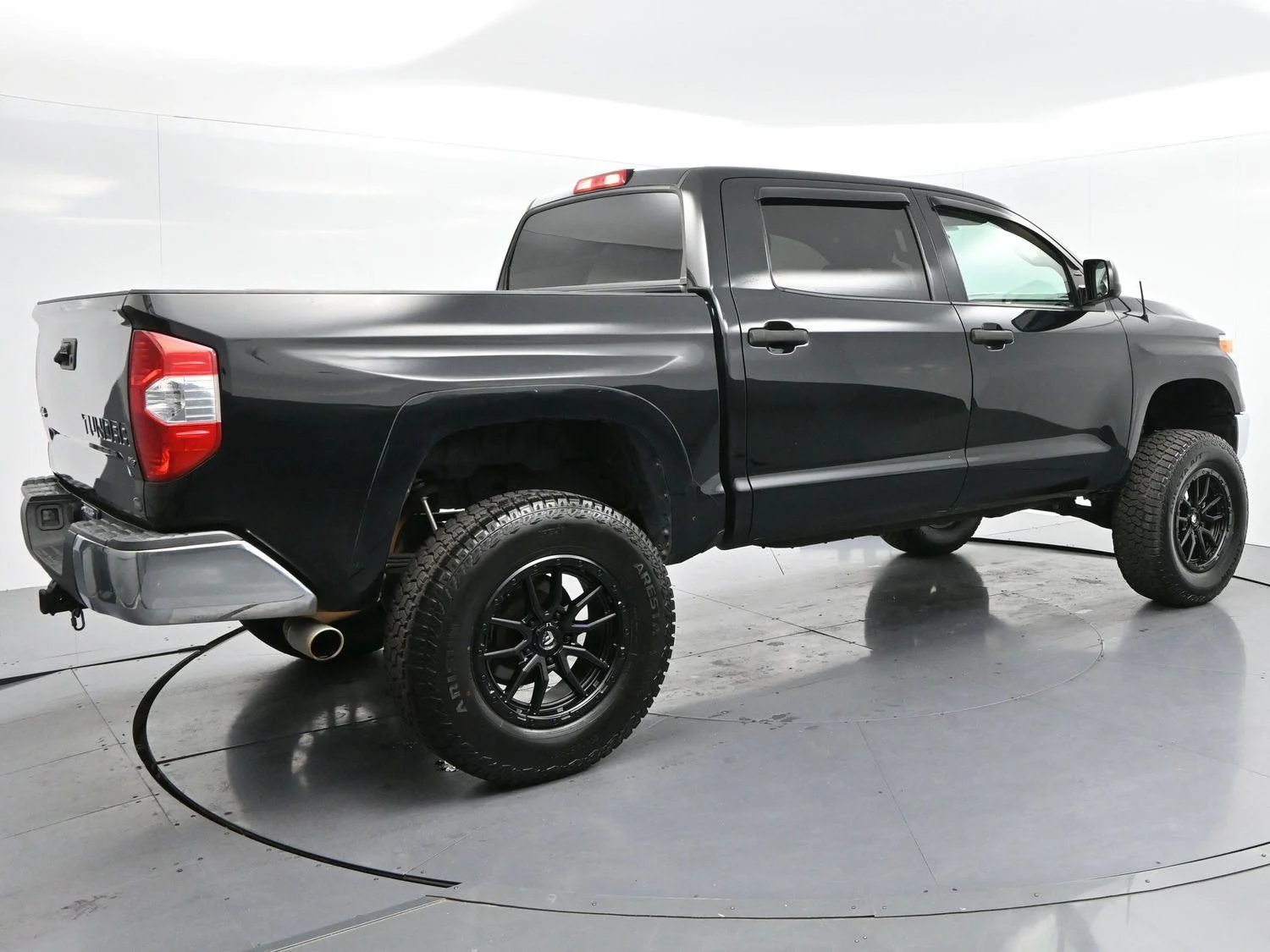 Used 2017 Black Toyota SR5 image 7