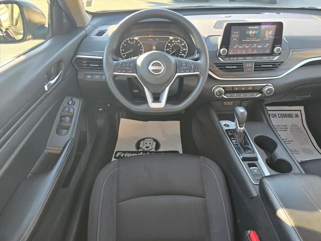 Used 2025 Black Nissan 2.5 SV image 3
