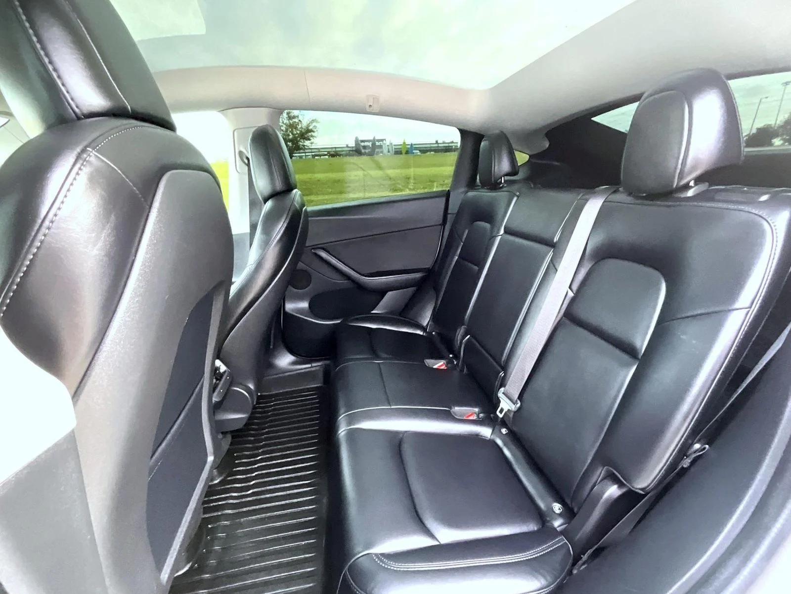 Used 2021 White Tesla Long Range image 21