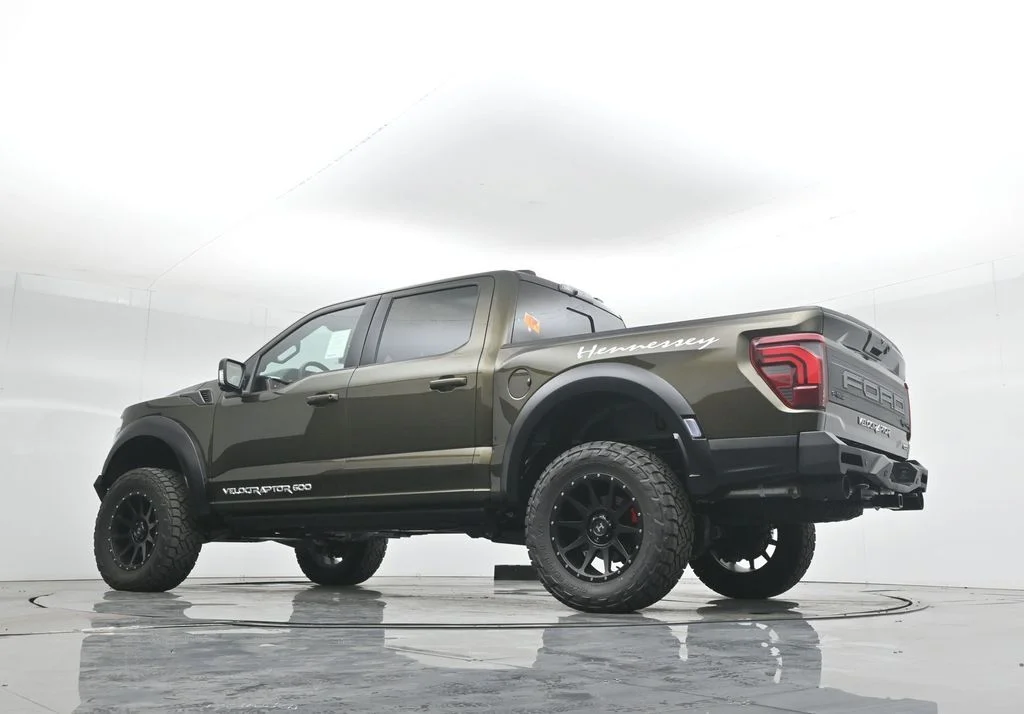 New 2025 Shelter Green Ford Raptor image 53