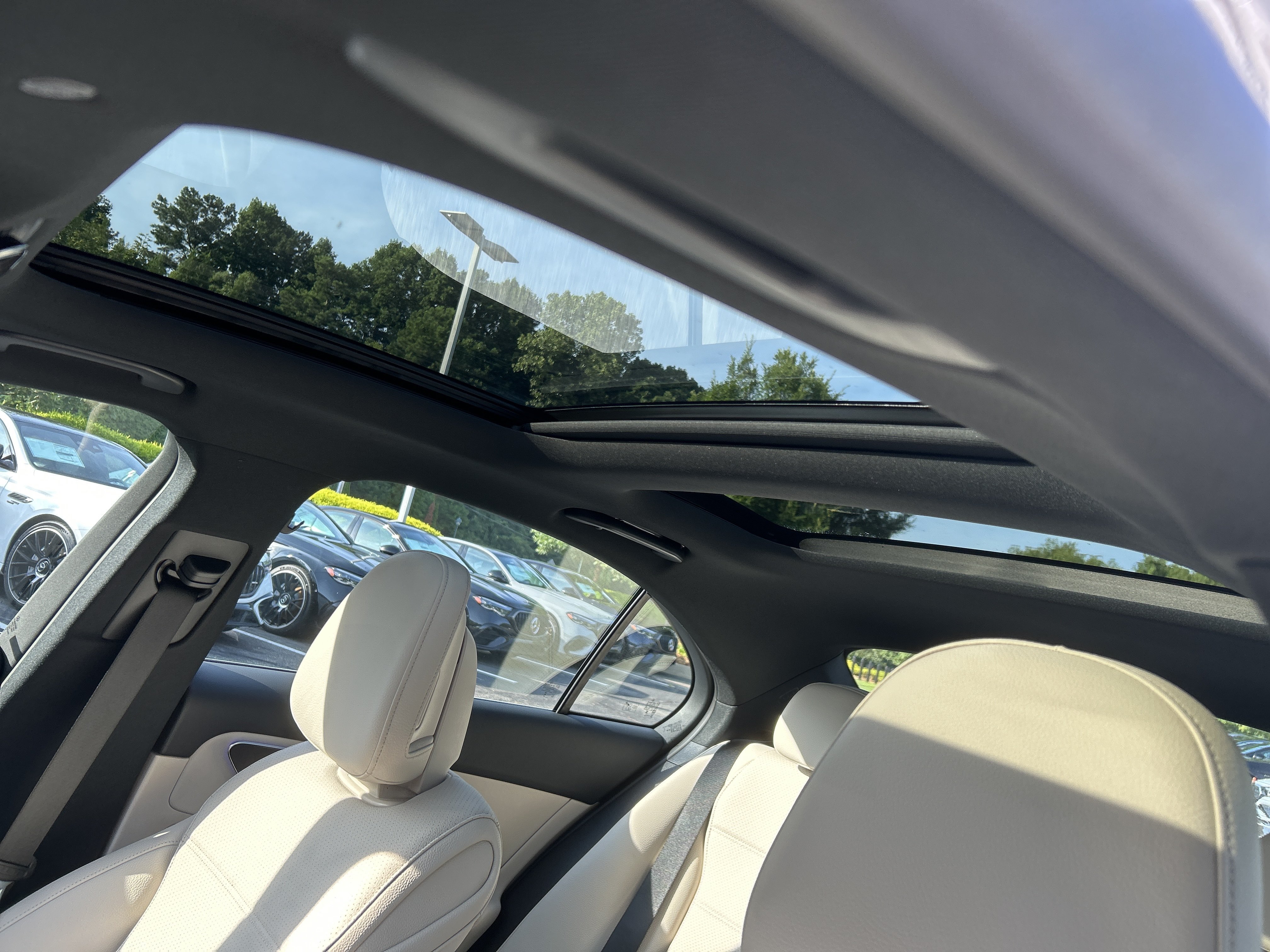 New 2026 MANUFAKTUR Moonlight White Metallic Mercedes-Benz C 300 Sedan image 22