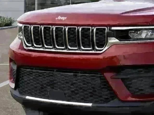 New 2025 Velvet Red Pearl-Coat Exterior Paint Jeep Laredo X image 92