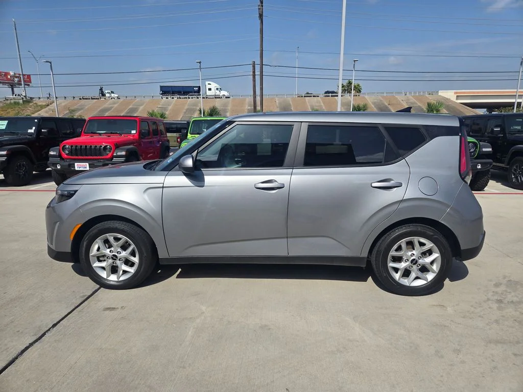 Used 2024 Silver Kia LX image 6