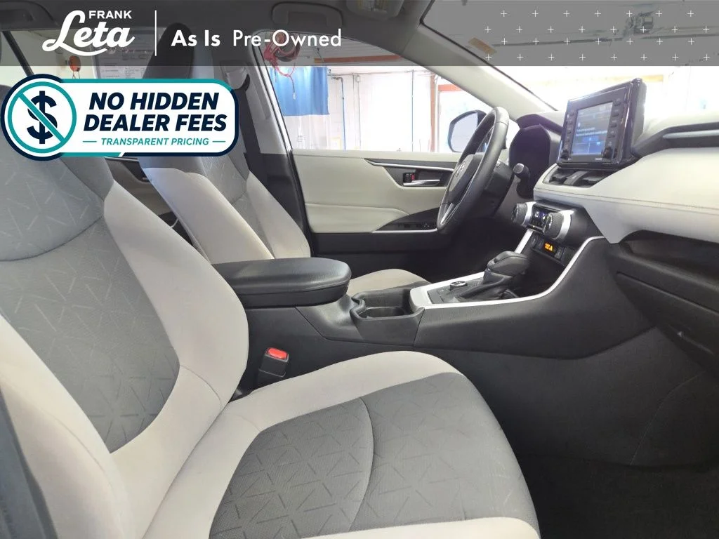 Used 2021 White Toyota XLE image 20