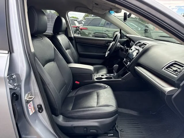 Used 2019 Ice Silver Metallic Subaru Limited image 9