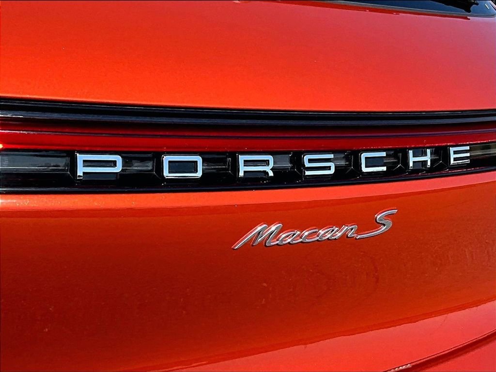 Used 2022  Porsche S image 22