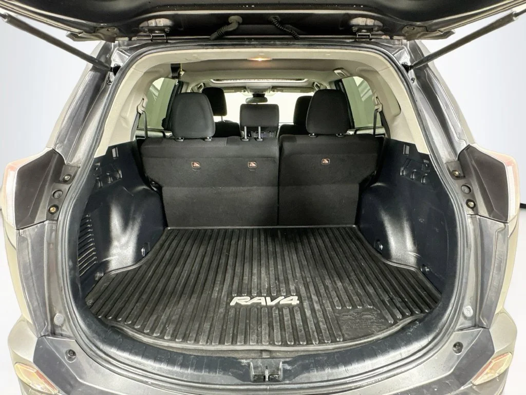 Used 2017 Gray Toyota XLE image 29