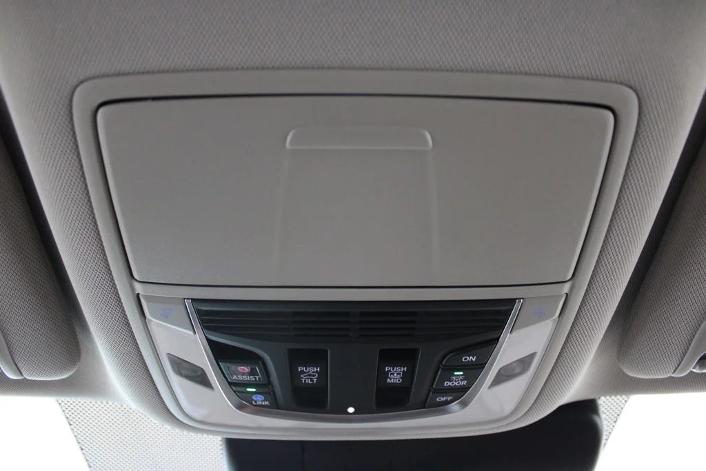 New 2026 Platinum White Pearl Acura Technology Package image 33