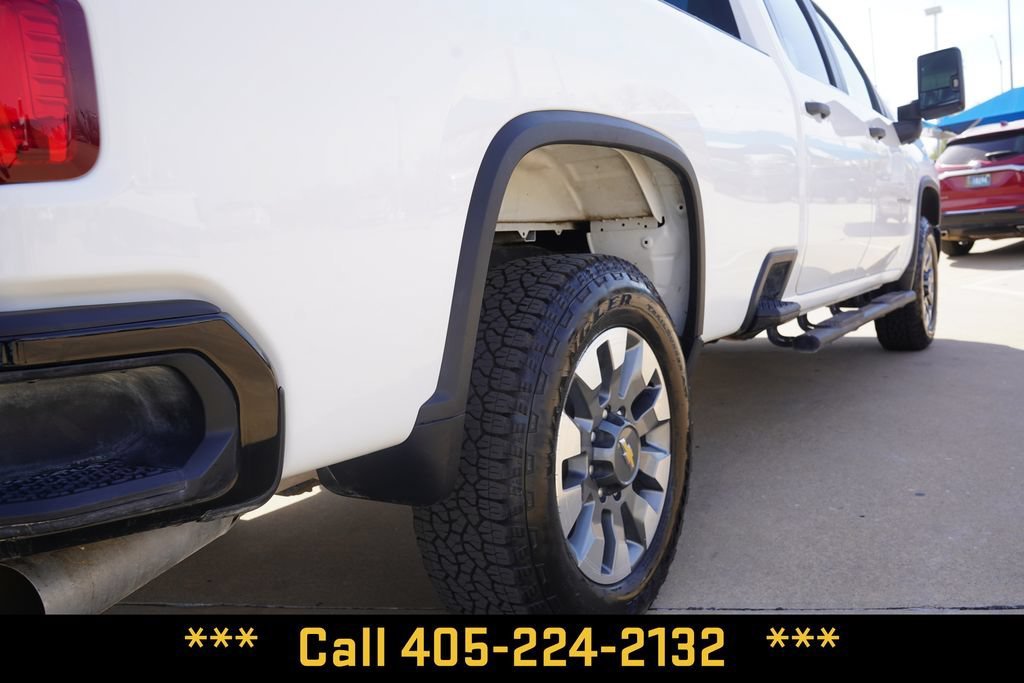Used 2025 Summit White Chevrolet Custom image 9