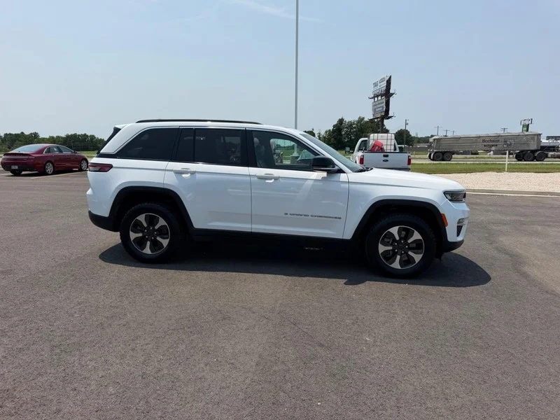 Certified Used 2024 Bright White Clearcoat Jeep 4X4 image 5