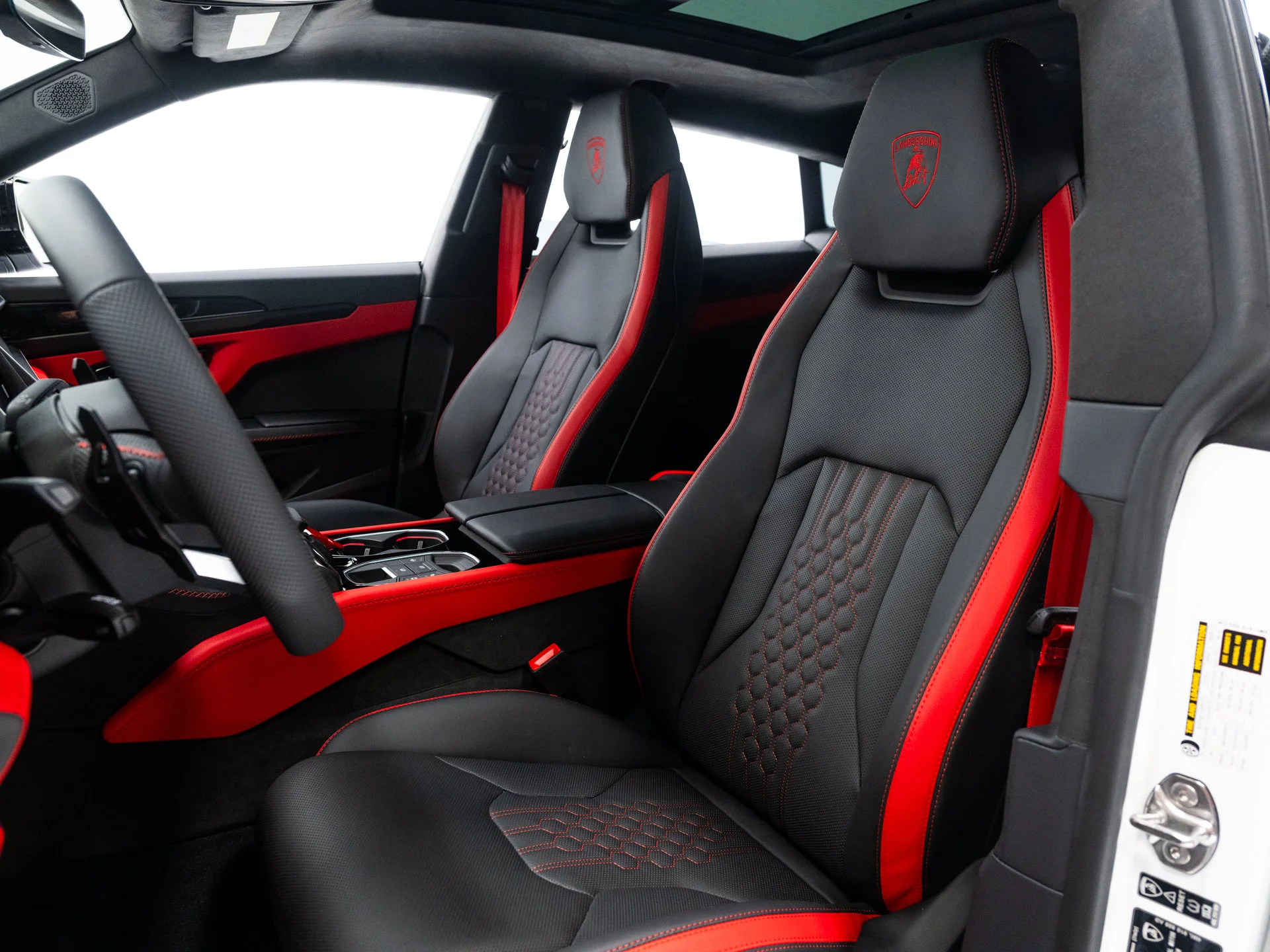 Used 2025  Lamborghini SE image 38