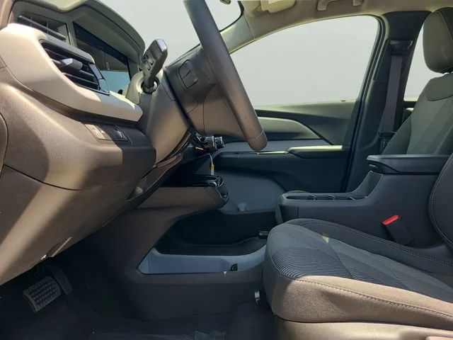 New 2027 Summit White Chevrolet LT image 20