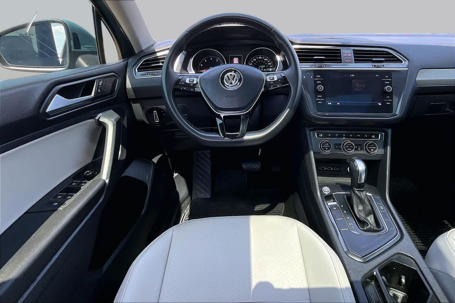 Used 2020 Stone Blue Metallic Volkswagen SE image 6