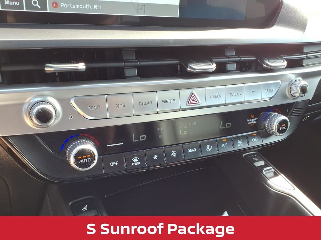 Used 2023 Dark Moss Kia S v6 w/sunroof & 3rd row image 13