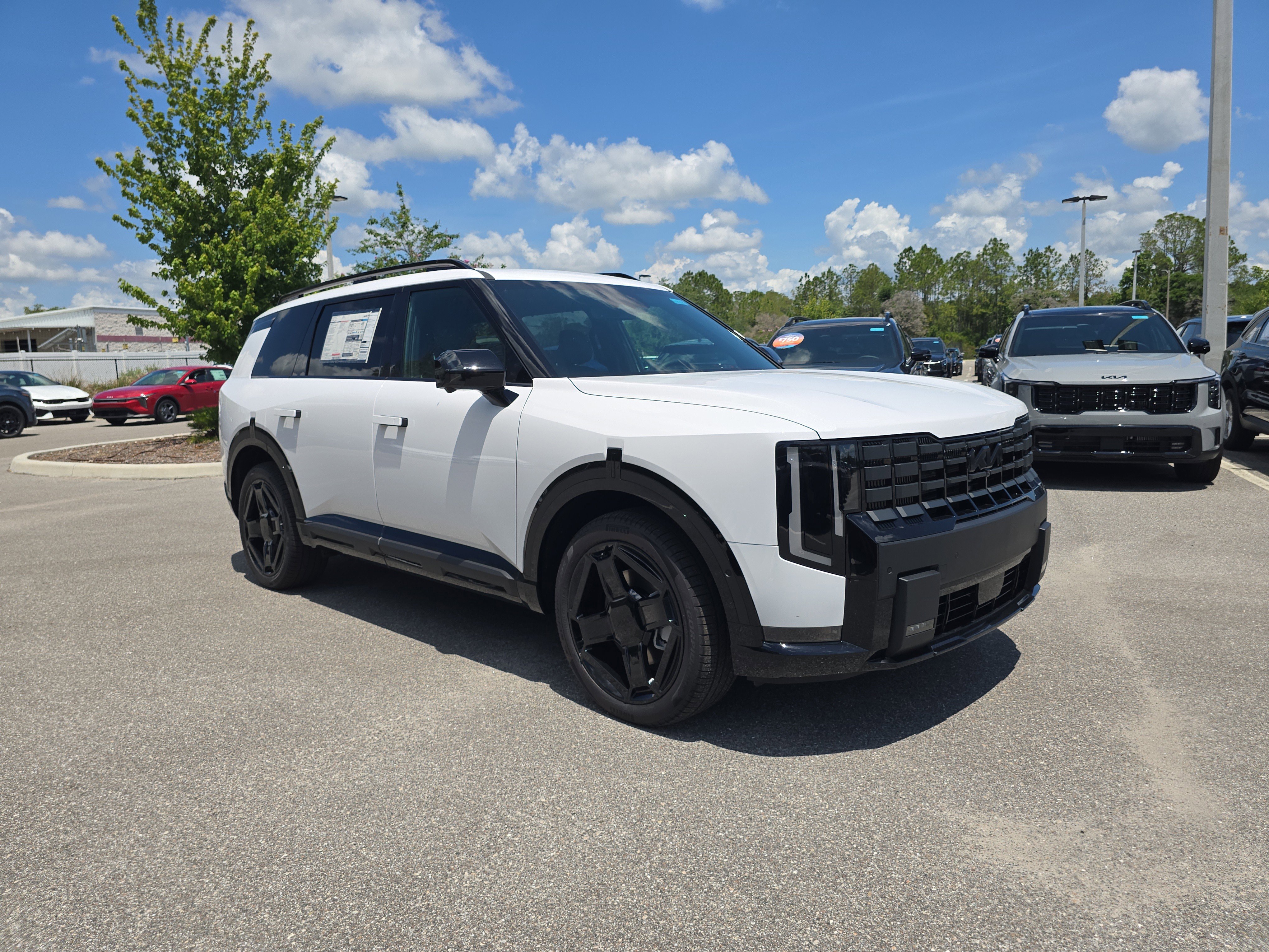 New 2027 Glacial White Pearl Kia X-LINE SX image 2