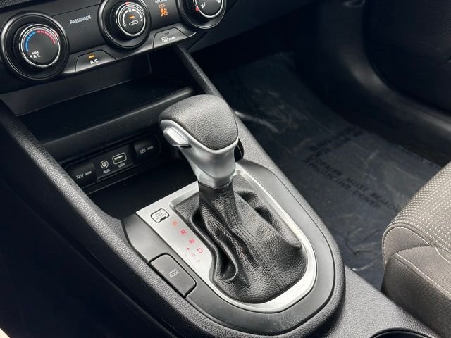 Used 2020 Clear White Kia LXS image 17