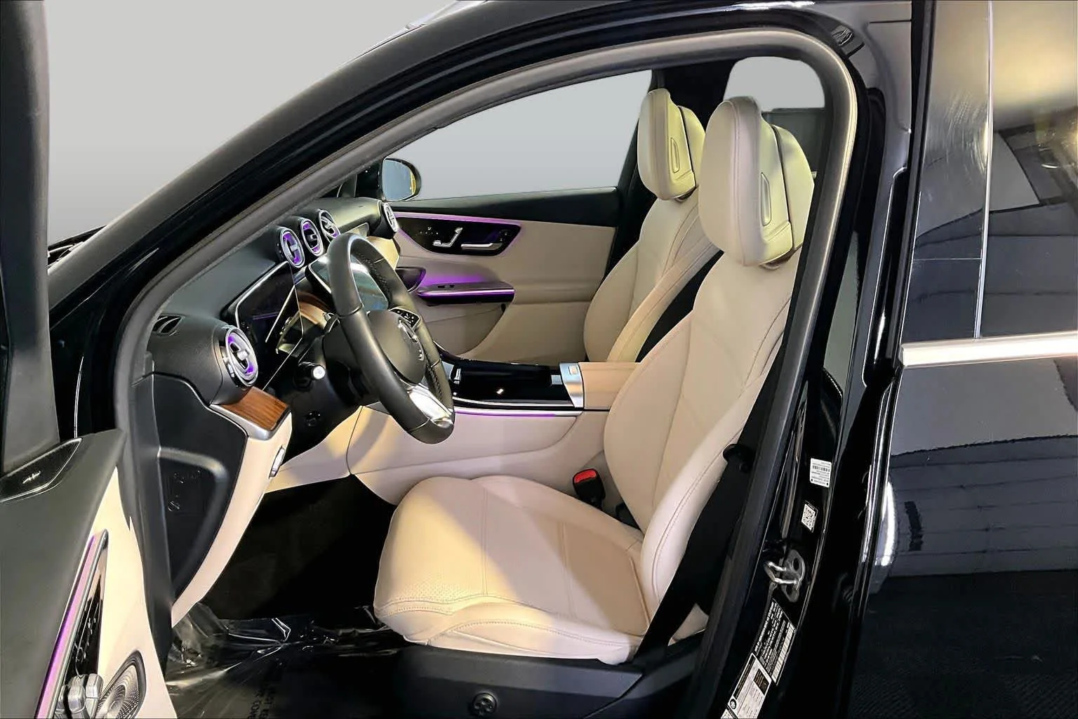 Certified Used 2026 Black Mercedes-Benz GLC 300 image 8