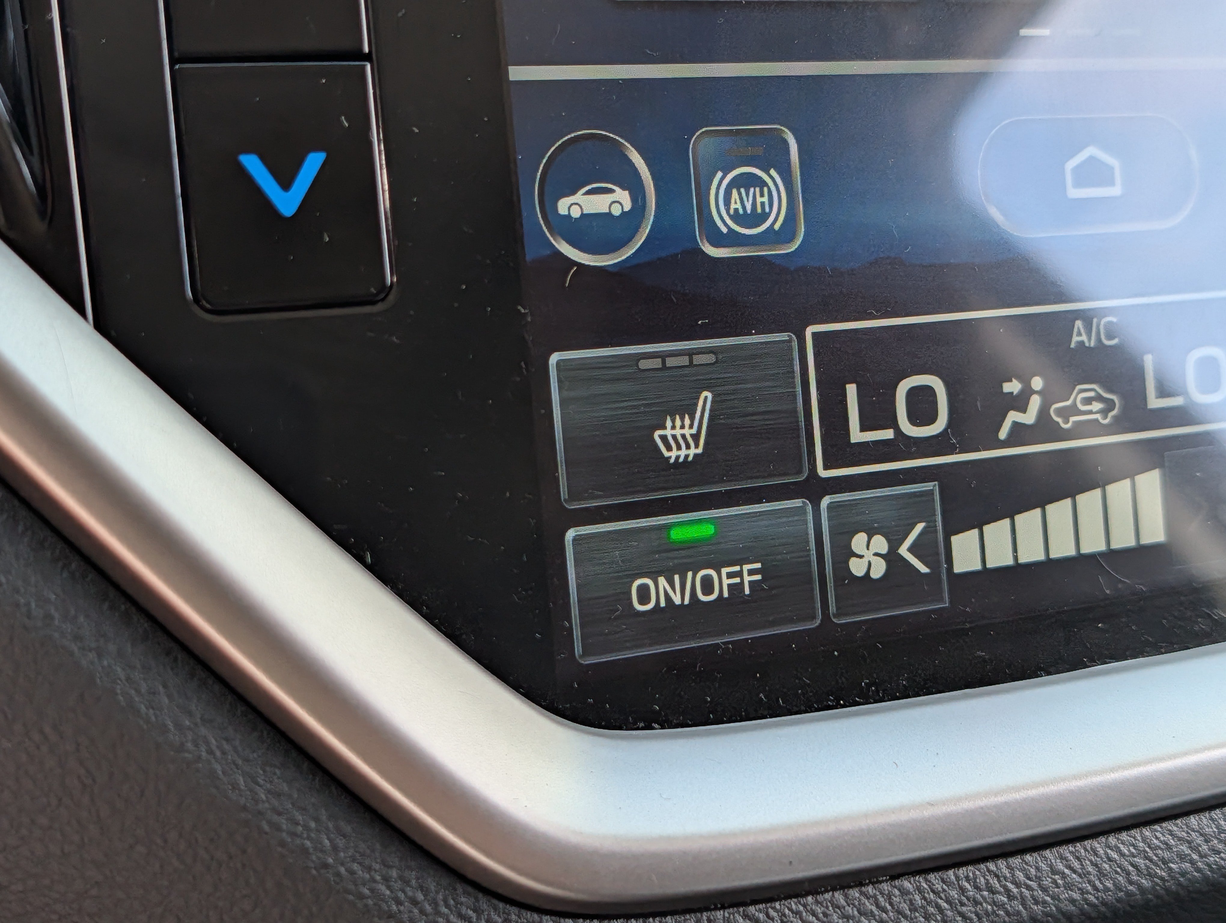 Used 2025 Magnetite Gray Metallic Subaru Premium image 28