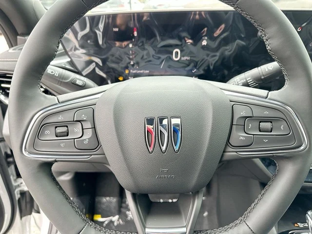 Used 2025 White Frost Tricoat Buick FWD 4dr Avenir image 14