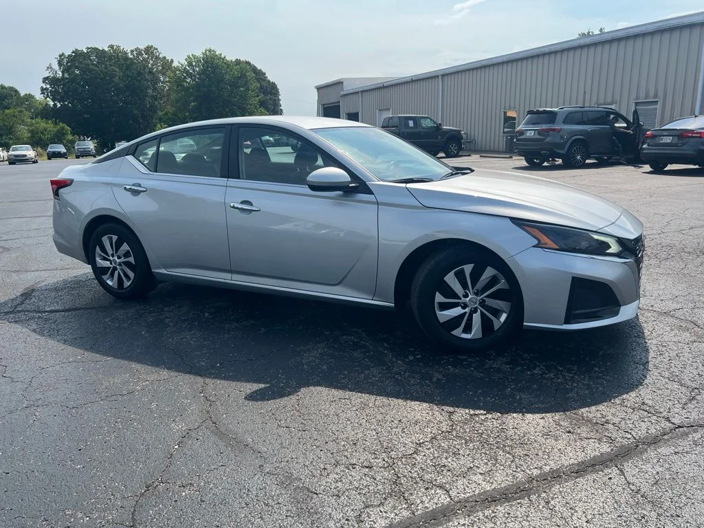 Used 2023 Brilliant Silver Metallic Nissan 2.5 S image 2