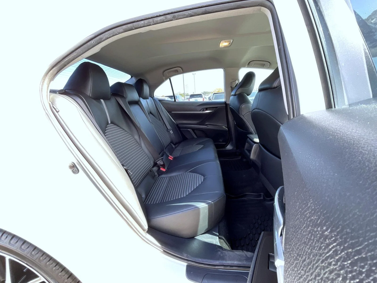 Used 2022 White Toyota SE image 18