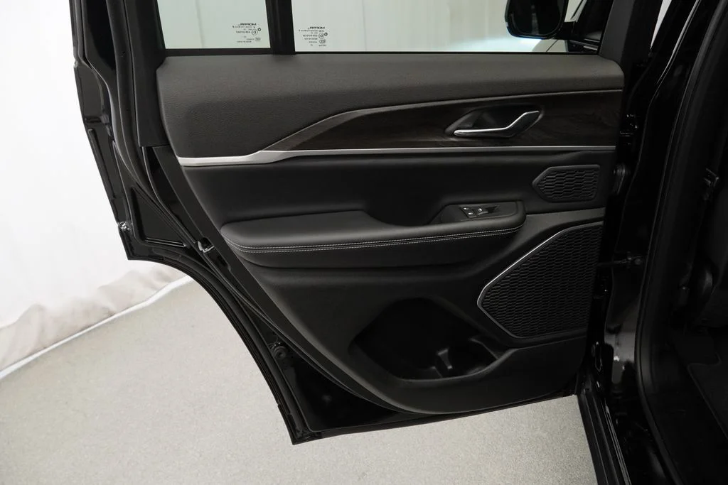 Used 2026 Black Jeep Limited image 44