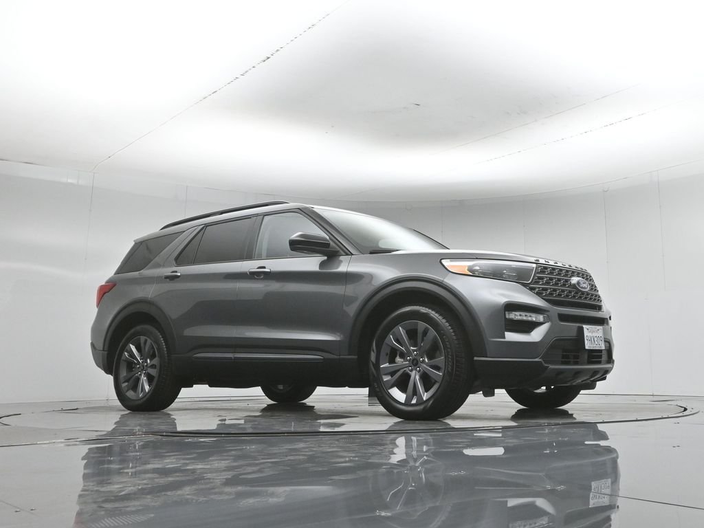 Used 2023 Gray Ford XLT image 4