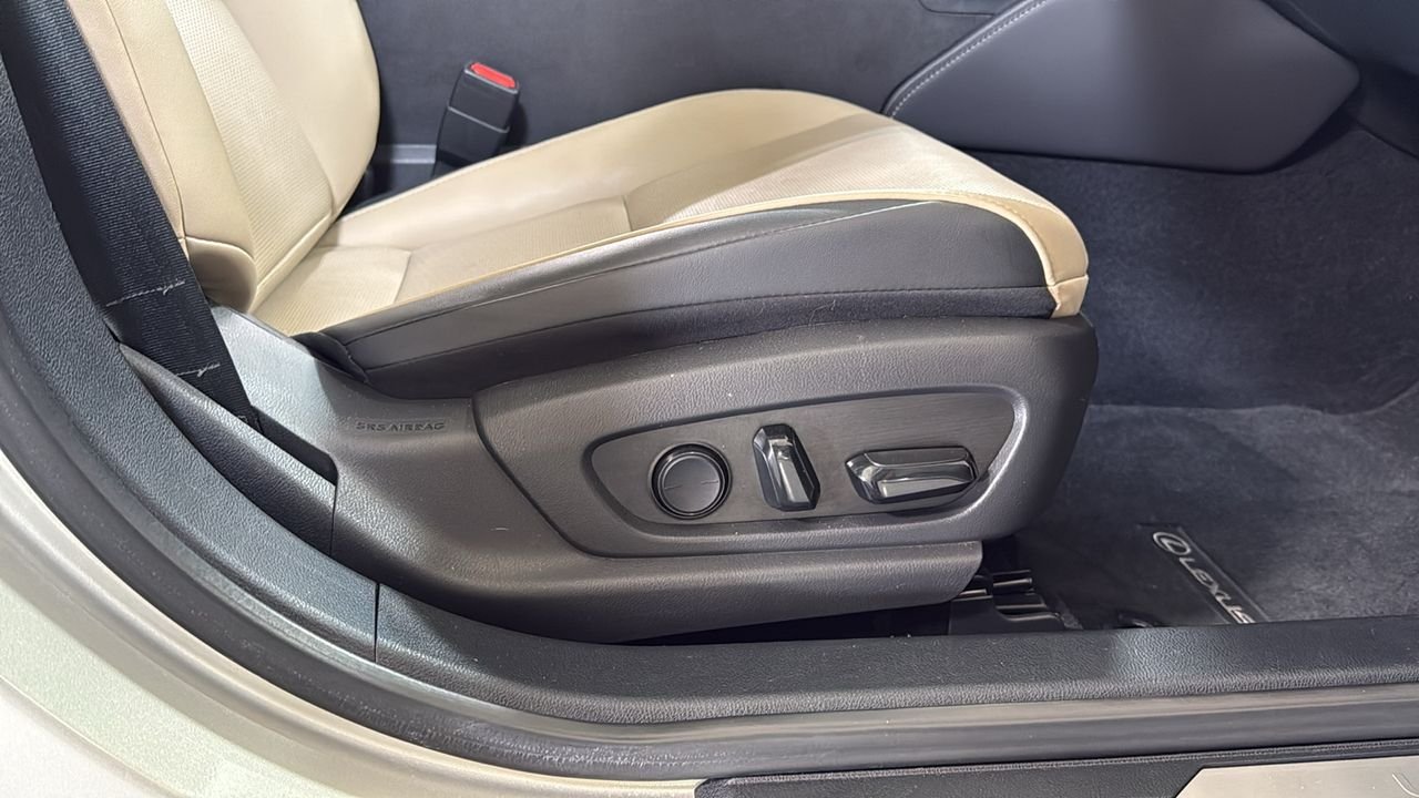 Used 2020 Beige Lexus 350 image 20