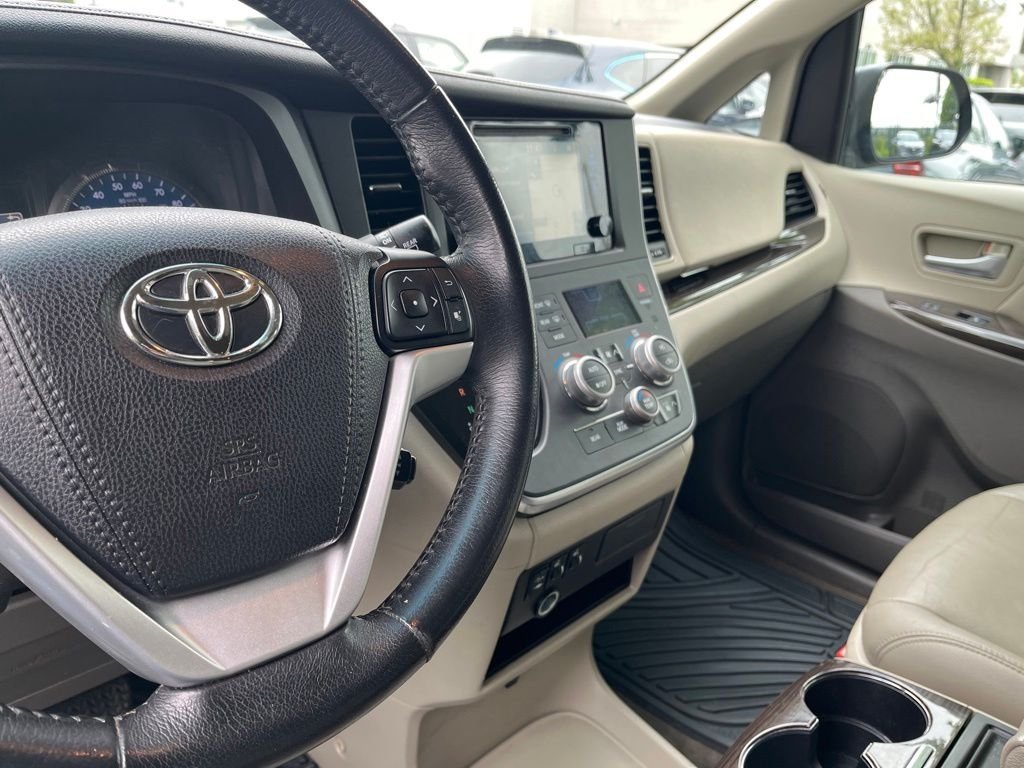 Used 2017 Midnight Black Metallic Toyota XLE image 19